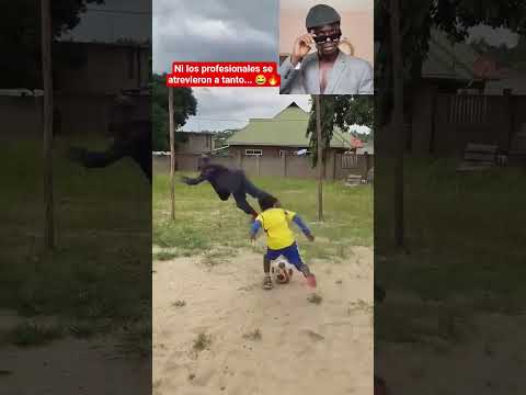 Ni los profesionales se atrevieron a tanto... 😂🔥#futbol #soccer #humor #honduras #viral#shortsvideo