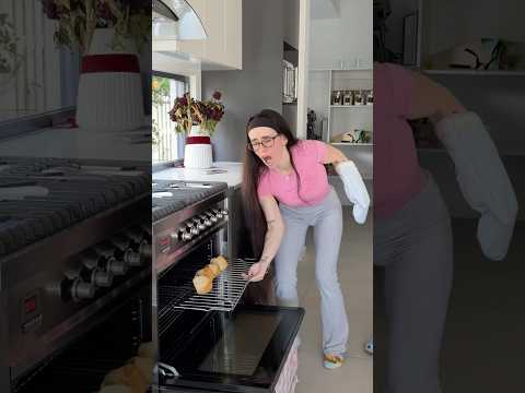 I can’t believe she did that 😭😱 #youtubeshorts #funny