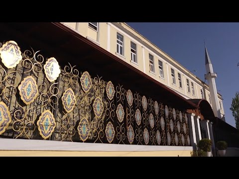 MBREMJE BESIMI NE XHAMINË E MEDRESESË