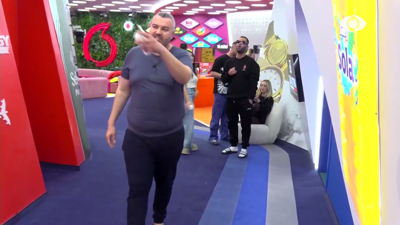 Rogerti i prish lojën banorëve: Ku është diferenca…