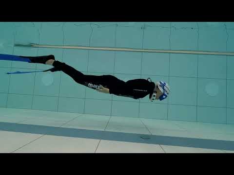 Dynamic start and setting neutral buoyancy | Freediving Skills