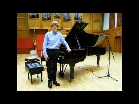 „Tiéd a Steinway!" hangverseny, Gerebics Sándor Gábor zongora