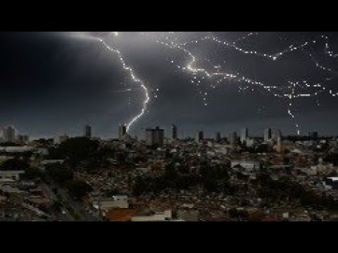 O SOL 🌞 SUMIU EM ALFENAS MINAS GERAIS BRASIL SO CHUVA ☔️ 