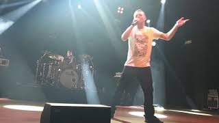 Anastasio  canta "La Fine Del Mondo (Prima Versione)"
