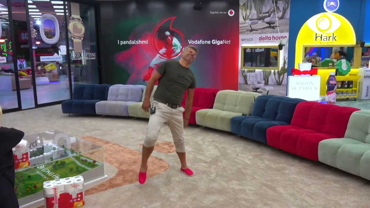 Rekordet Guinness/ Qetsori tenton të xhunglojë sa më shpejt topin