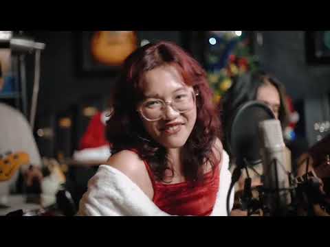 Christmas Carol with Ambarila