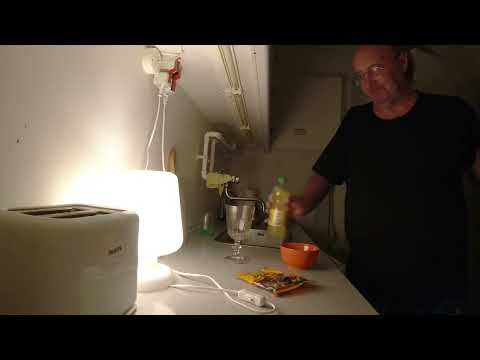 MongoTV_11871 - SPISER SKÅL MATADOR MIX SLIK MANDAG AFTEN