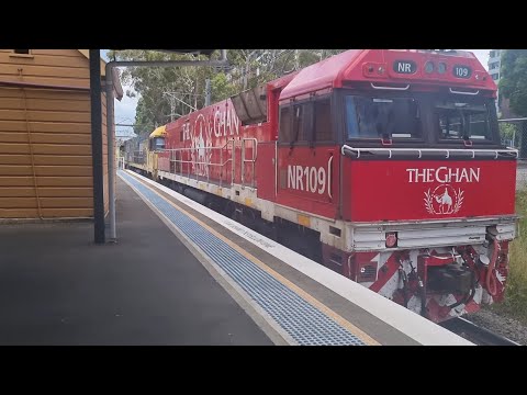 15/11/22 2MB4 passing Rhodes