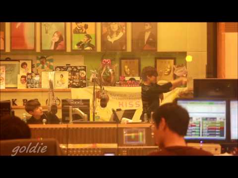 121023 Sukira - Sungmin practicing his golf swing