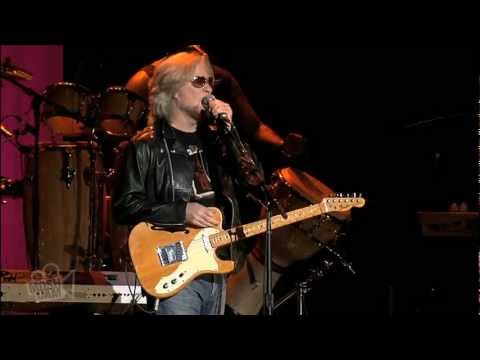 Daryl Hall and John Oates - Adult Education | Live in Sydney | Moshcam