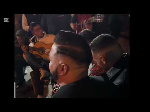 Juanillo el Kaima de fiesta cantando con sentimiento