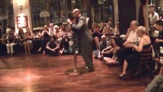 BAILAN JUAN CAPRIOTTI Y GRACIANA ROMEO EN MILONGA EL ENCUENTRO