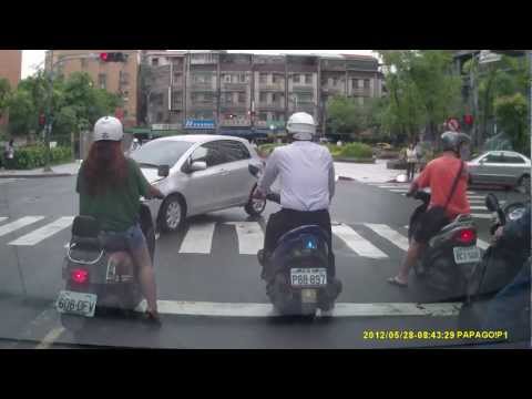 28/05/2012 LD2-486, 330-ERP, K2C-679 Jian Hongdou@399 Lane, Nanshan Road, distrito de Zhonghe, nova cidade de Taipei