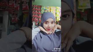 Download lagu Apakah itu cinta mp3