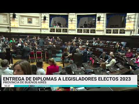 Entrega de diplomas a legisladores e intendentes electos de la Provincia de Buenos Aires