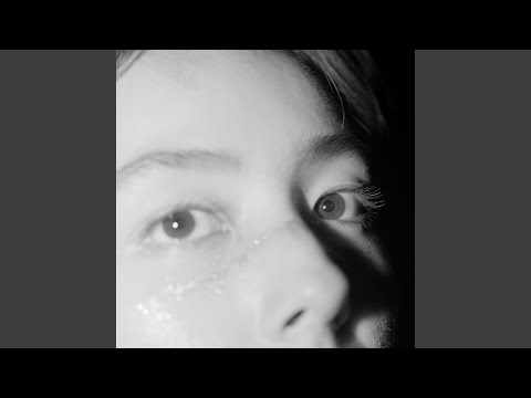 download lagu mp3 mp4 Maika Loubte Skydiver, download lagu Maika Loubte Skydiver gratis, unduh video klip Maika Loubte Skydiver