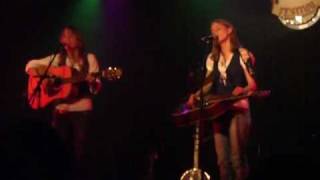 The Carrivick Sisters - Gentle River