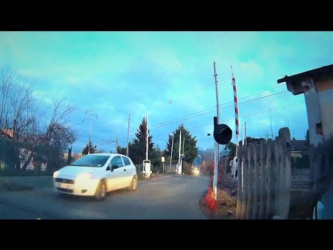 Passaggio a livello Acqui Terme Via S.Caterina # railroad crossing # spoorwegovergang # bahnübergang