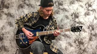 Video thumbnail for Supro Clermont Thinline 2052ABB7 Semi-Hollow Guitar Demo by GuitarsToBePlayed