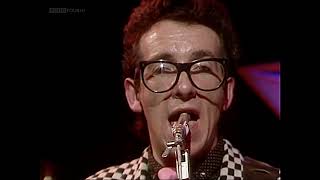 Elvis Costello -  Oliver&#39;s Army - TOTP - 1978