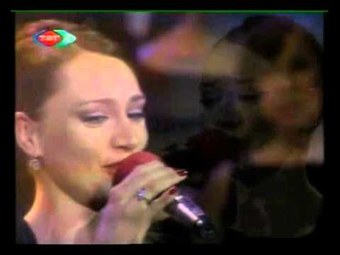 UMUT AKYÜREK    Bu Kadar Yürekten Çağırma Beni