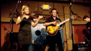 HOT CLUB OF COWTOWN - Old Fashioned Love (The BLUE DOOR in OKC) 2-12-2011