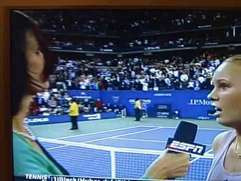 ESPN's Pam Shriver irks the crowd with controversial gesture
