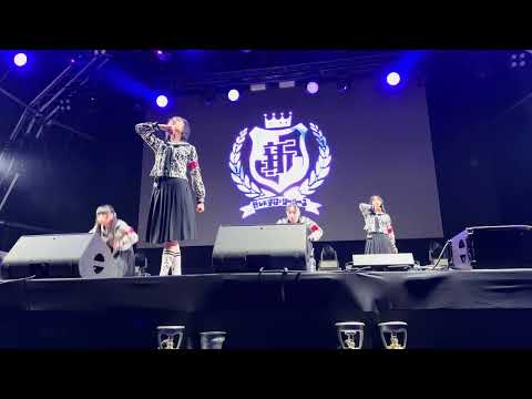 ATARASHII GAKKO! "Dance Dance Dance Today" (World Tour 2024 Barcelona) barrier center 4K