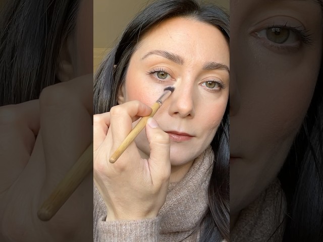 Vídeo relacionado con Physicians Formula Butter Glow, Corrector Líquido Multi-Uso para Iluminar, Resaltar y Ocultar Imperfecciones, Larga Duración, Tono Light