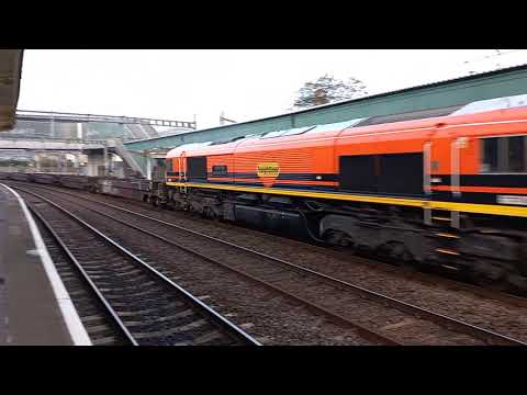 "JAFFA CAKE".. 66502 on the FELIXSTOWE 'LINER. 02/10/2023.