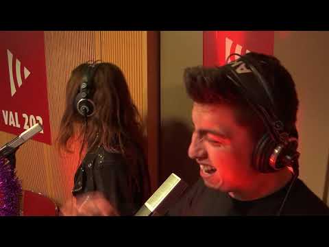 Eva Beus in Luka Sešek - All I want 4 Christmas [Živooke na Valu 202]