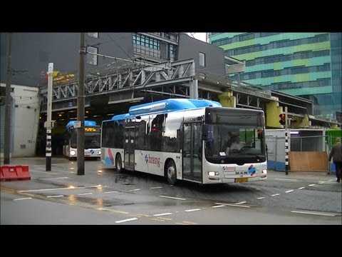 Breng en Syntus bussen vertrekken van station Arnhem