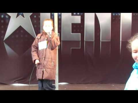 Emma Askling 8 år synger "Vindens Farver" til audition i Talent 2009 i Danmark (Colors Of the Wind)