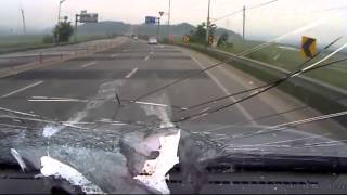 Dash-Cam Videos That\'ll Make You Say: WTF!