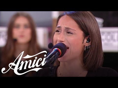 Amici 19 - Giulia - I giardini di Marzo