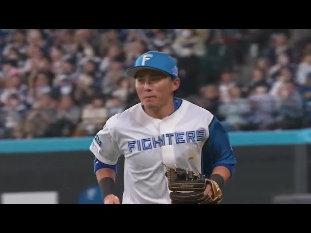 【7回表】チームを救う守備!! ファイターズ・上川畑大悟 一二塁間の打球を華麗に処理!!  2024年5月11日 北海道日本ハムファイターズ 対 千葉ロッテマリーンズ