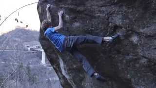 preview picture of video 'Giuliano Cameroni - bouldering in Chironico'