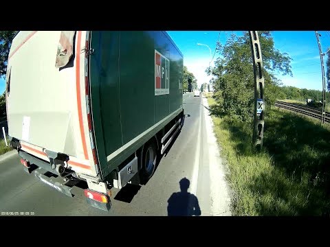 NWZ-366 Hanyag előzés - Negligent overtake