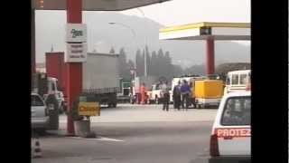 preview picture of video 'Alluvione Aosta - Ottobre 2000 - Protezione Civile Alpini Vicenza'