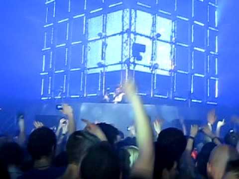 Gareth Emery playing Rank 1 & Jochen Miller vs John O'Callaghan - Find The Great Escape