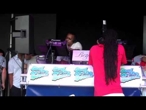 BOBBY & STEVE SOUL ON THE BEACH 2011 PLAYING LOLEATTA HOLLOWAY & PEVEN EVERRET