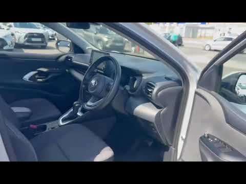 Toyota Yaris 1.5 Hybrid Luna Sport 5dr - Image 2