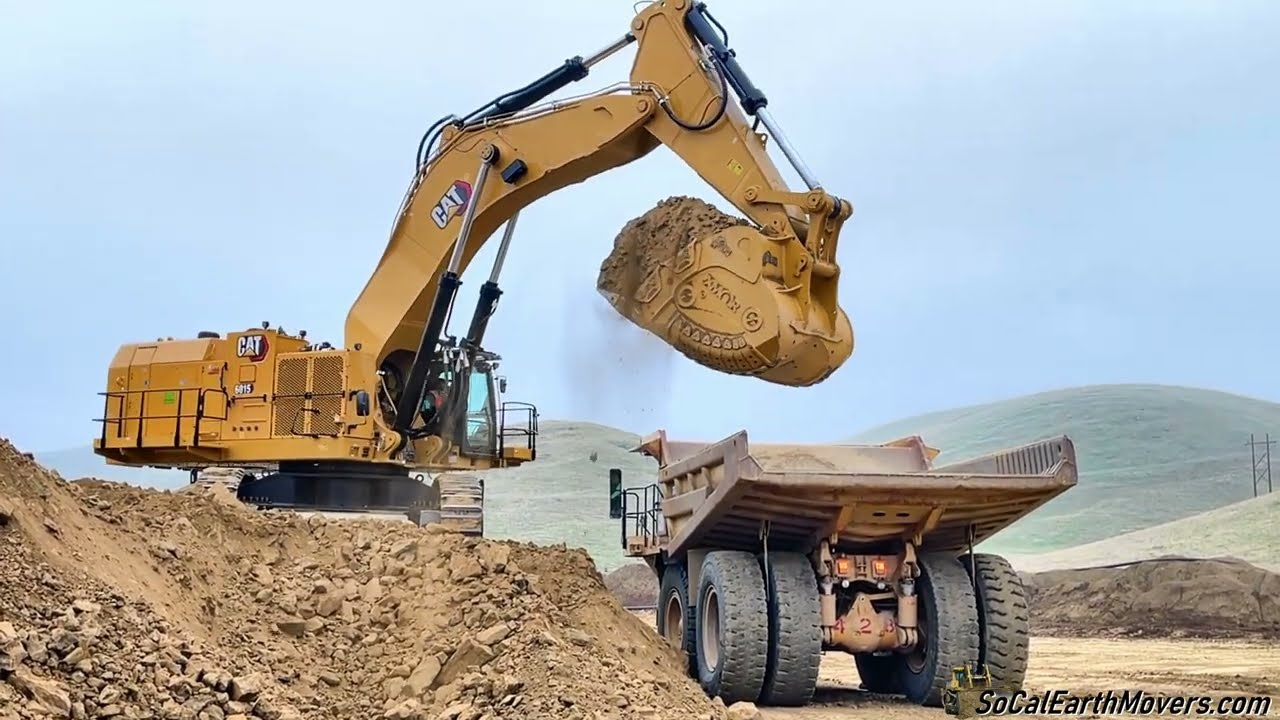 Brand New CAT 6015 with Xmor 14.5 Cyd Bucket