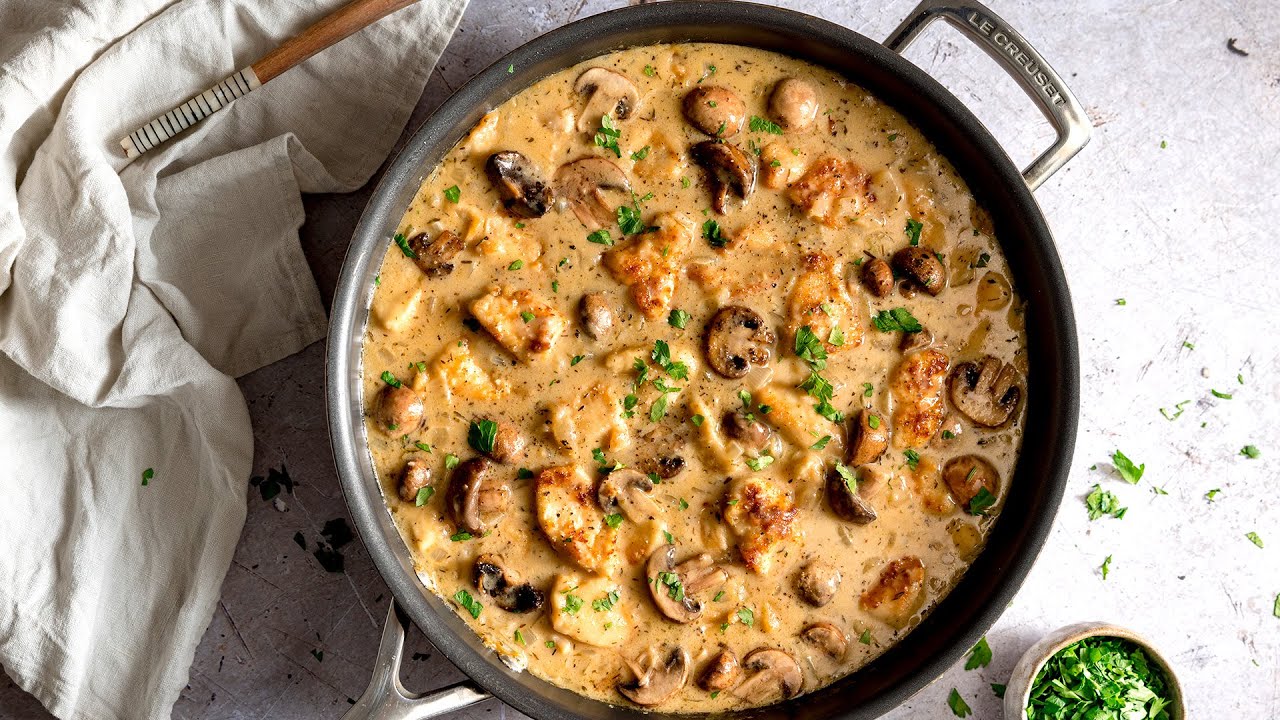 Slow Cooker Creamy Chicken & Mushroom Casserole