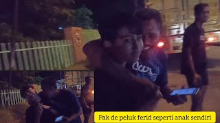 Download lagu terharu😢saat pak de peluk erat ferid. satnya pak de pamit ke pulau jawa mp3