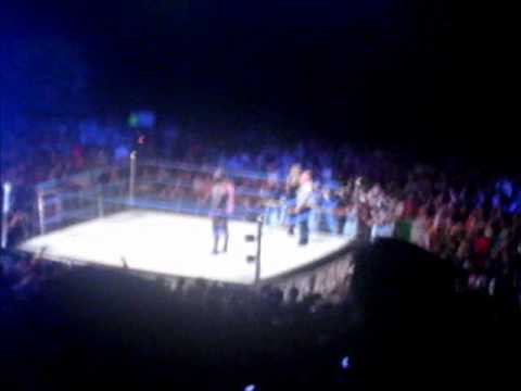 Randy Orton VS Mark Henry Street Fight @ WWE Wrestlemania Revenge Tour 2012 Dublin O2