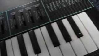 Video thumbnail for Yamaha CS01-II Synthesizer Demo by peahix