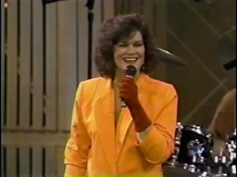 K.T. OSLIN "YOU CALL EVERYBODY DARLING" - WOLF TRAP, 1991