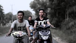 Download lagu Status'wa video pendek anak balap liliy alan walker mp3