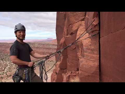 Rock climbing - how to build a fast 3 point anchor